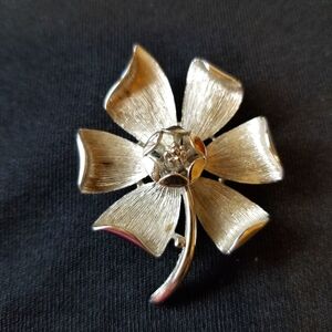 Vintage Monet Silver Tone Floral Pin Brooch
